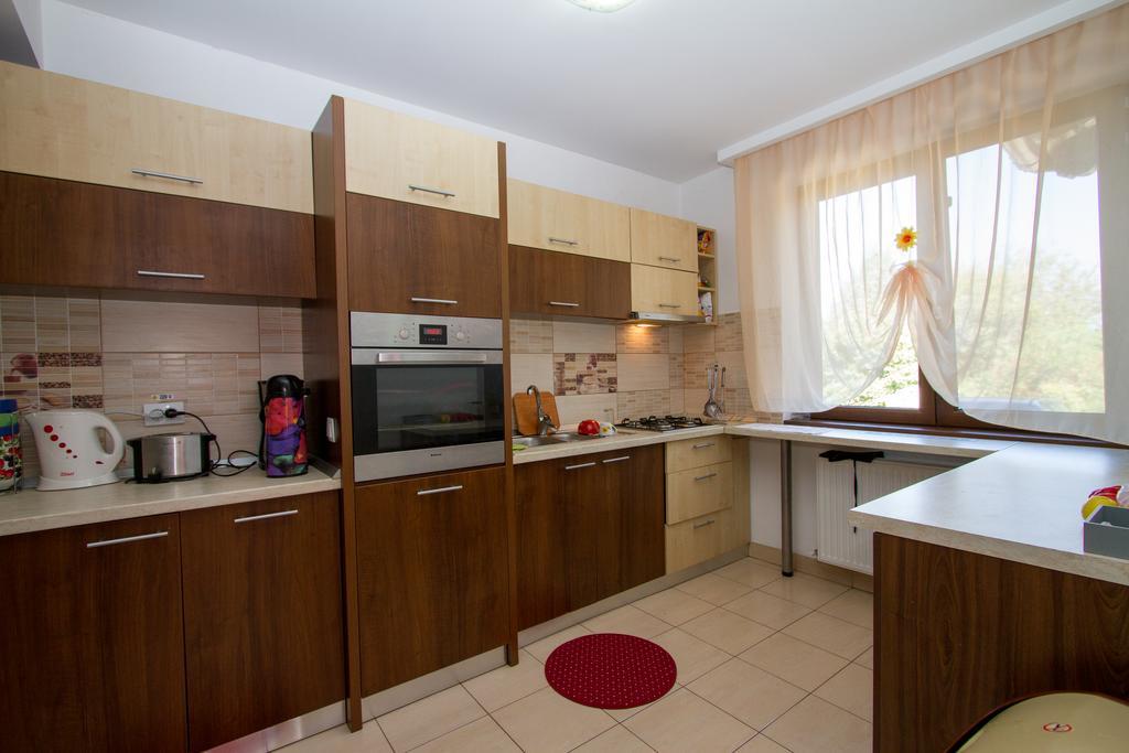 Hotel Pensiunea Royal Garden à Sîmbăta de Sus Extérieur photo